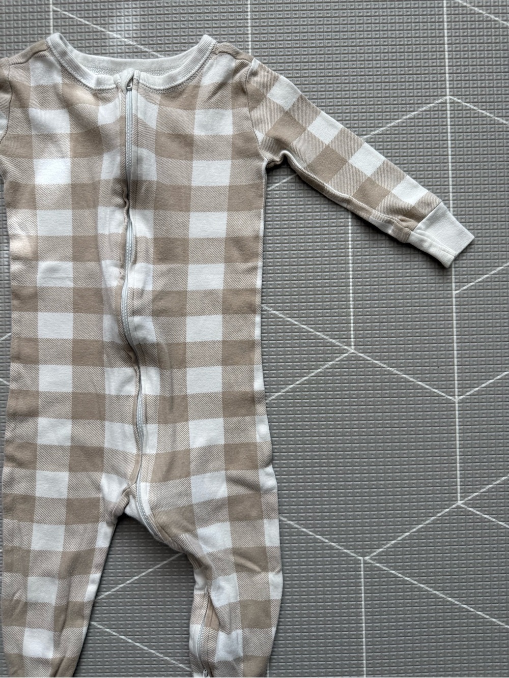 Old Navy|Baby gender Neutral Gingham Zip-Front long sleeve footies-plaid tan•••
